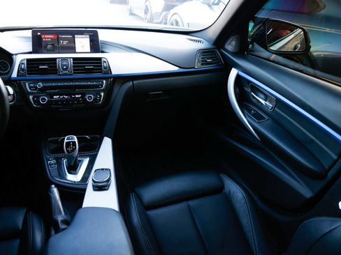Used 2018 BMW 340i xDrive Sedan w/ Premium Package image 27
