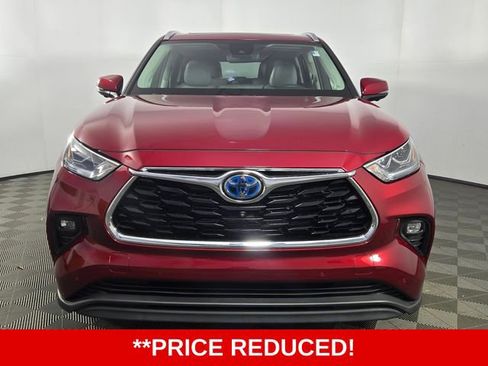 Used 2024 Toyota Highlander Limited image 2
