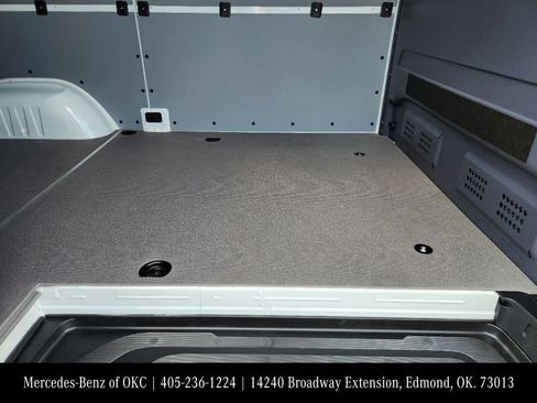 Used 2025 Mercedes-Benz Sprinter 2500 image 27
