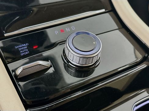 Used 2022 Jeep Grand Cherokee L Limited w/ Luxury Tech Group II image 16