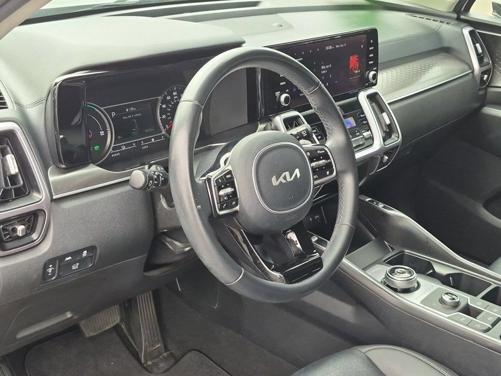 Certified 2023 Kia Sorento EX w/ Panoramic Sunroof Package AWD/4WD image 10
