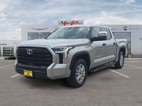 Used 2023 Toyota Tundra SR5 w/ SR5 Convenience Package image 1