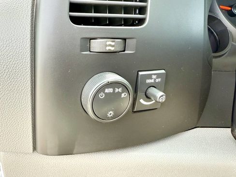 Used 2012 Chevrolet Silverado 1500 W/T image 12