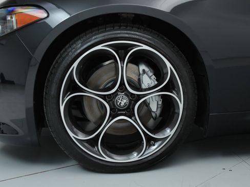 New 2025 Alfa Romeo Giulia w/ Driving Assist Package image 11