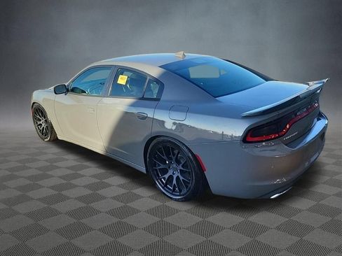 Used 2018 Dodge Charger SXT Plus RWD image 2