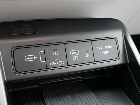 Certified 2024 Hyundai Kona SEL w/ Convenience Package FWD image 23