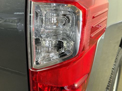 Used 2019 Nissan Titan SV AWD/4WD image 30