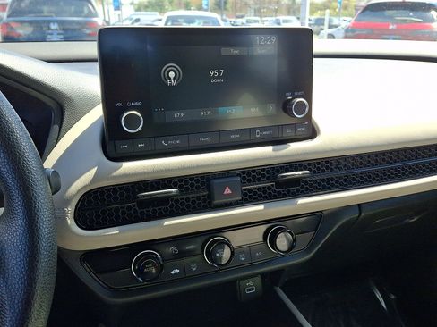 Used 2025 Honda HR-V LX image 19