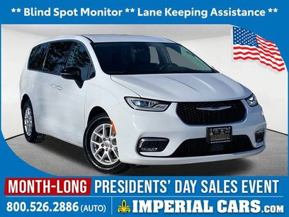 Used 2024 Chrysler Pacifica Touring-L