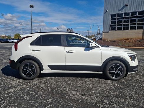 New 2025 Kia Niro EX w/ EX Cold Weather Package image 9