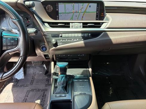 Used 2019 Lexus ES 300h w/ Premium Package FWD image 14