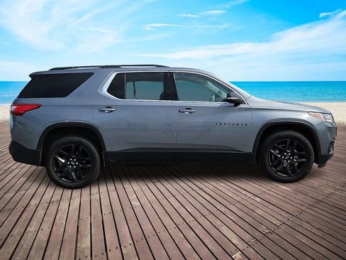Used 2021 Chevrolet Traverse LT FWD image 7