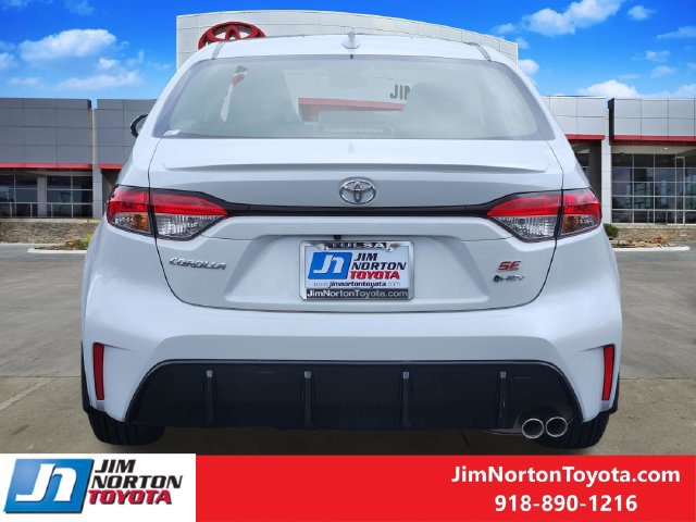 Used 2026 Toyota Corolla SE w/ SE Premium Package FWD image 7