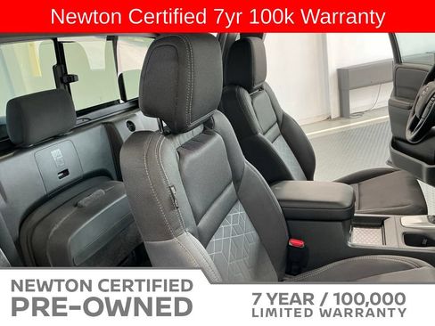 Used 2025 Nissan Frontier SV RWD image 15
