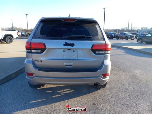 Used 2018 Jeep Grand Cherokee Altitude image 7