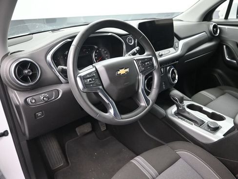 Used 2025 Chevrolet Blazer LT AWD/4WD image 11
