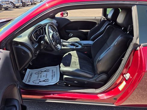 Used 2018 Dodge Challenger SXT Plus RWD image 33