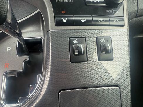 Used 2013 Toyota Venza XLE image 18