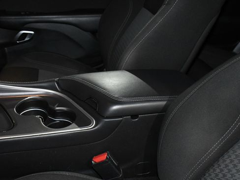 Used 2020 Dodge Challenger SXT image 41