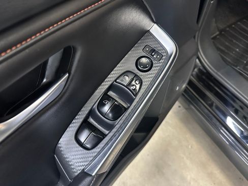 Used 2023 Nissan Sentra SR w/ SR Premium Package FWD image 6