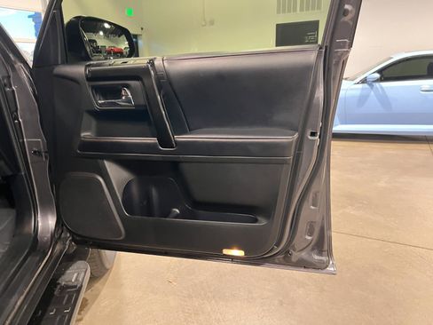 Used 2019 Toyota 4Runner TRD Off-Road image 38