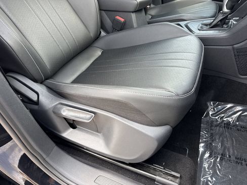 Used 2023 Volkswagen Tiguan SE FWD image 23