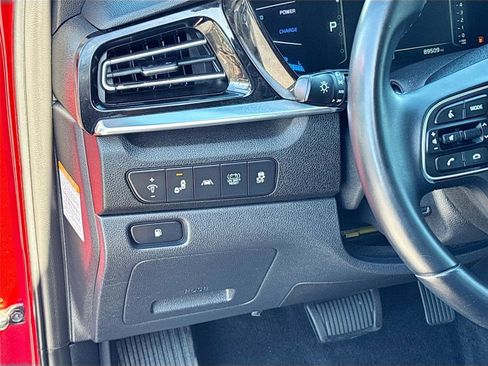 Used 2020 Kia Niro Touring image 11