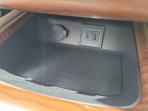 Used 2019 Nissan Pathfinder Platinum FWD image 33