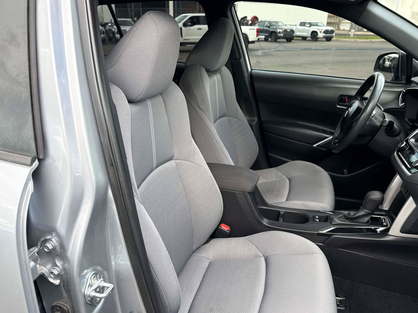 Used 2025 Toyota Corolla Cross AWD Hybrid image 17
