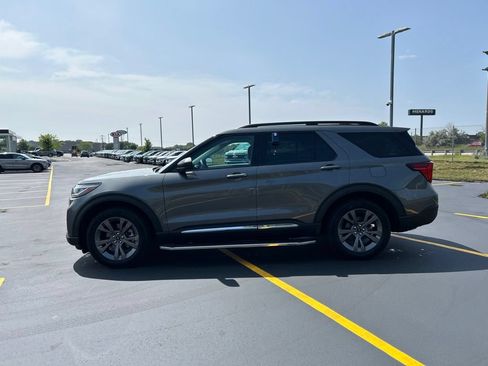 Used 2025 Ford Explorer Active w/ Active Comfort Package AWD/4WD image 10