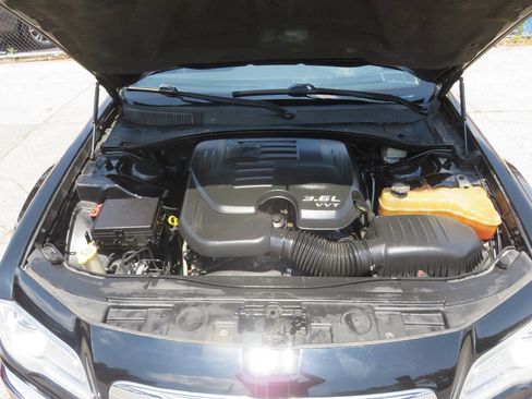 Used 2012 Chrysler 300 Limited RWD image 31