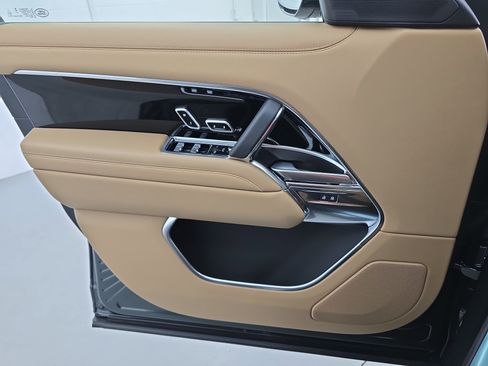 New 2026 Land Rover Range Rover SE image 27