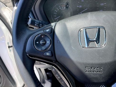 Used 2020 Honda HR-V Sport image 18