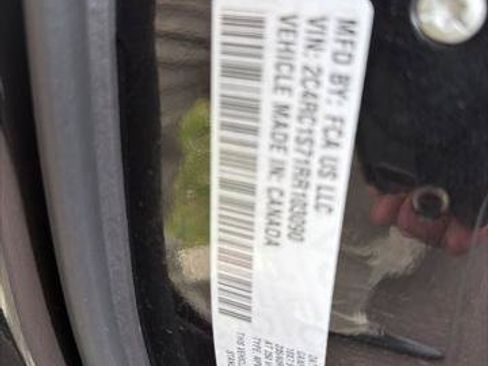 Certified 2024 Chrysler Pacifica Premium FWD image 19