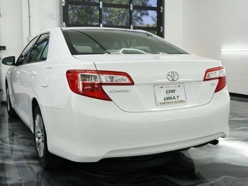 Used 2013 Toyota Camry LE FWD image 13