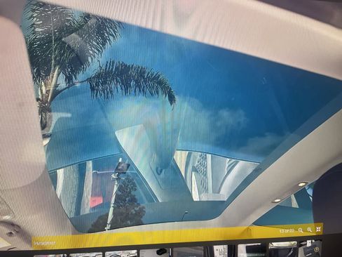 Used 2023 Tesla Model 3 Standard Range image 12