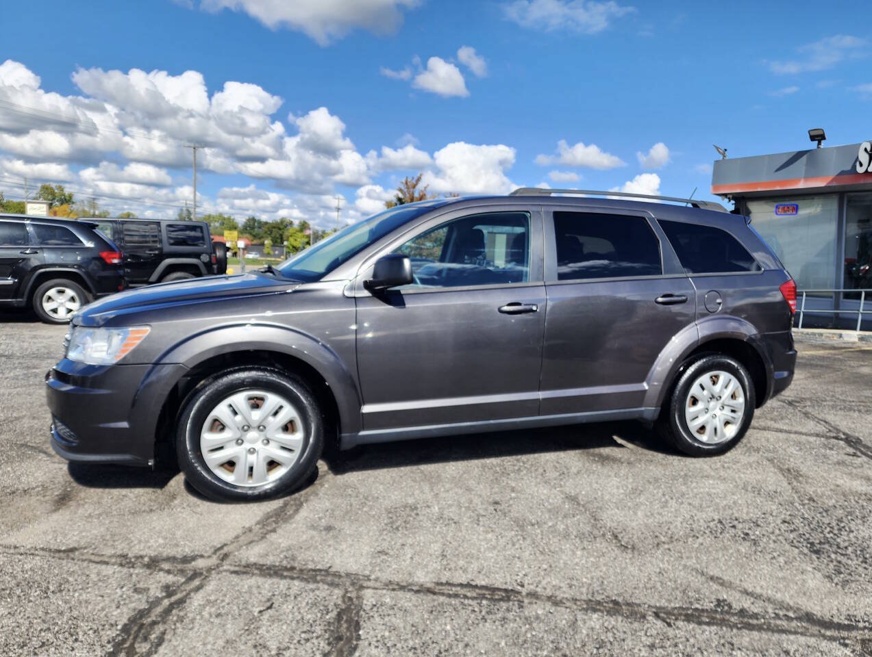 Used 2017 Dodge Journey SE w/ Flexible Seating Group FWD image 3