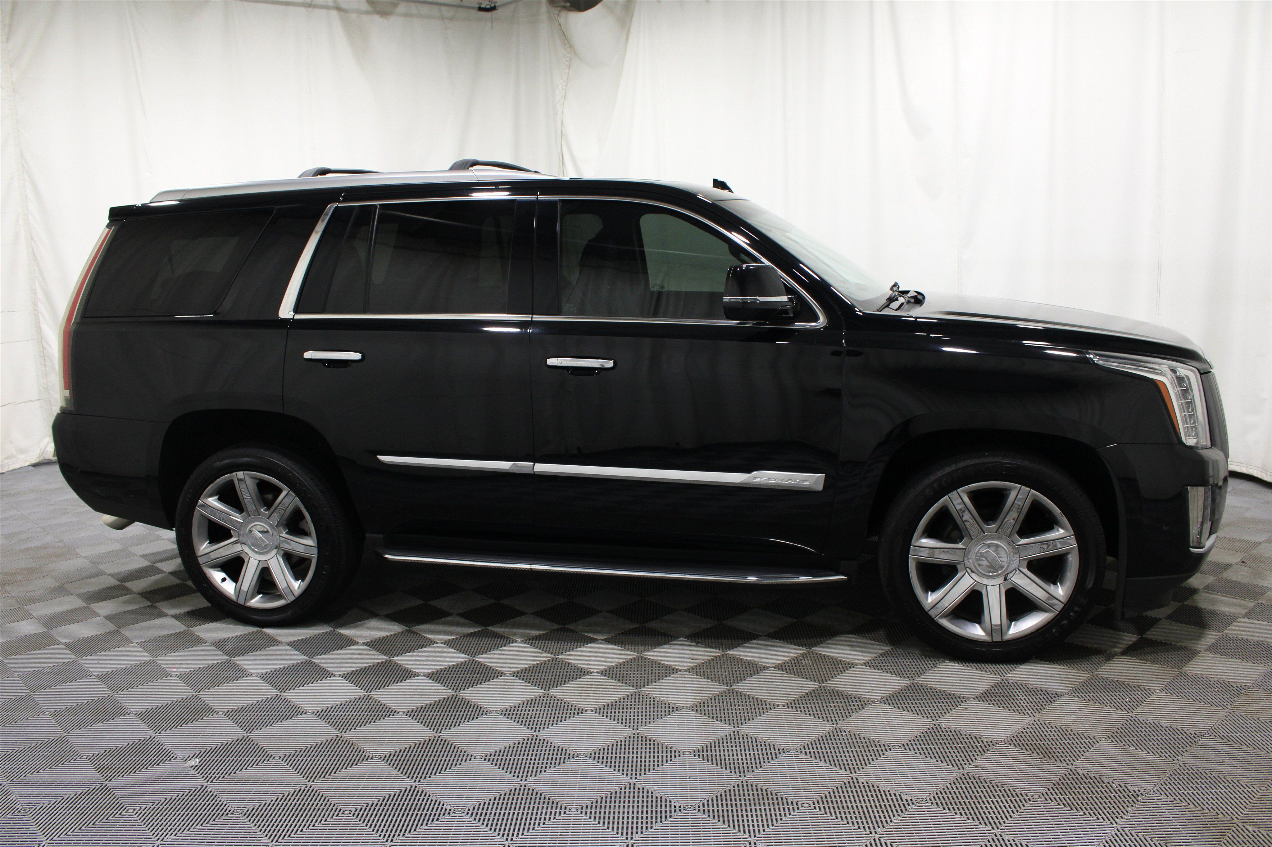 Used 2018 Cadillac Escalade Luxury AWD/4WD image 30