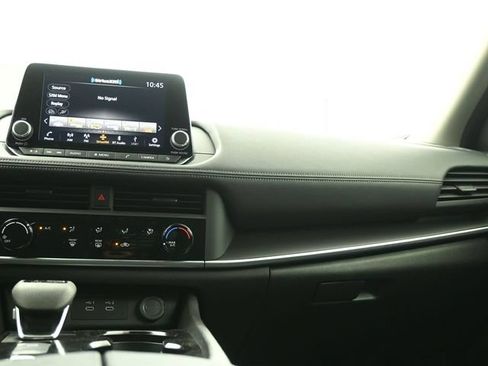 Certified 2025 Nissan Rogue S FWD image 14