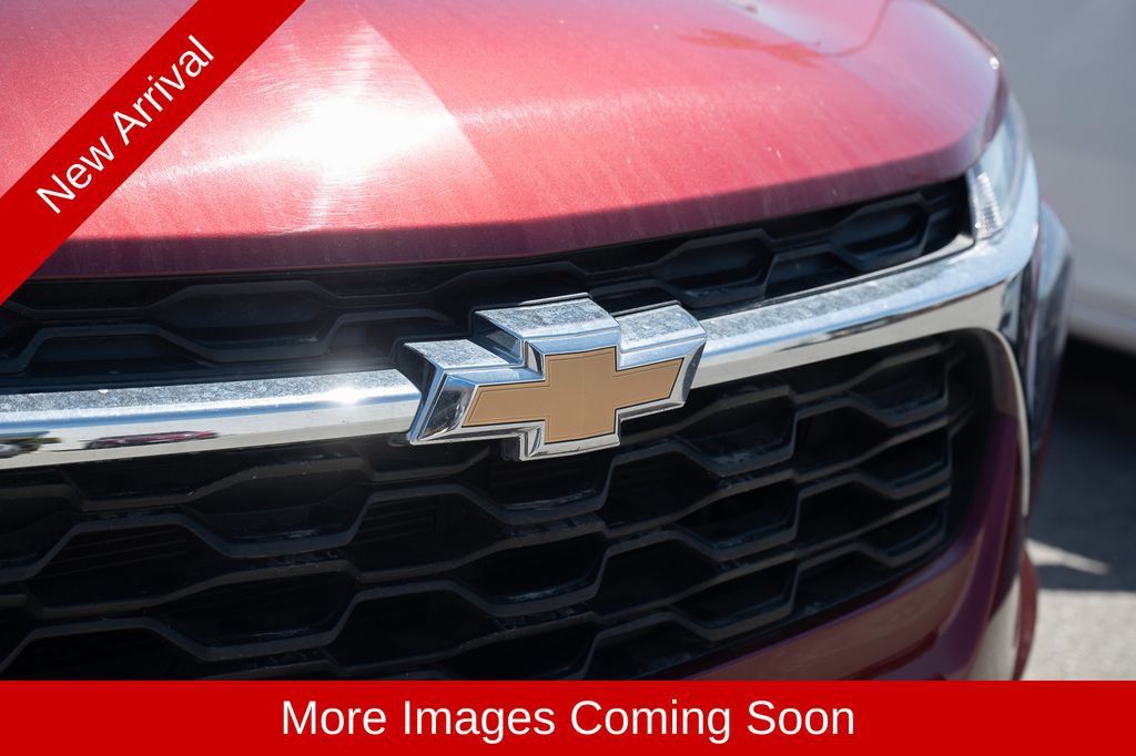 Used 2024 Chevrolet Trax LT FWD image 8