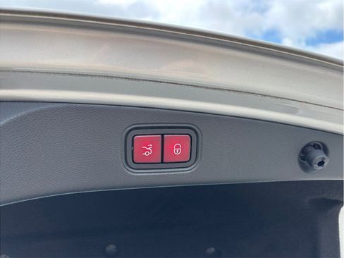 Used 2018 Mercedes-Benz E 400 Coupe image 46