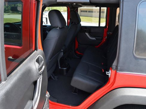 Used 2015 Jeep Wrangler Unlimited Sport w/ Quick Order Package 24S AWD/4WD image 10