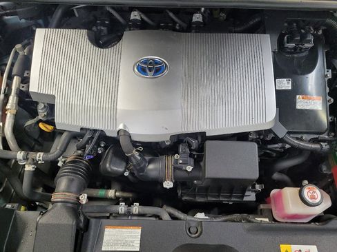 Used 2017 Toyota Prius Three w/ Advanced Technology Package FWD image 30