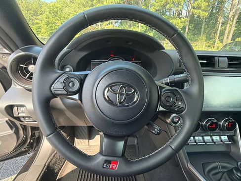 Used 2025 Toyota GR86 Premium w/ Performance Package RWD image 20