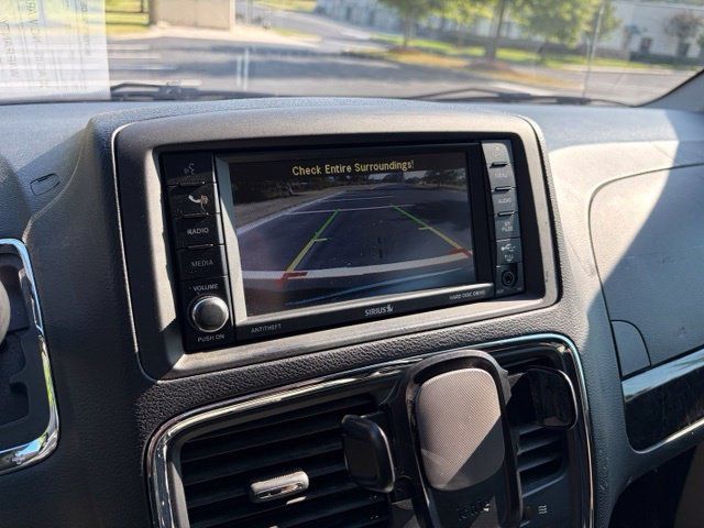 Used 2016 Dodge Grand Caravan SXT w/ UConnect Hands-Free Group FWD image 33