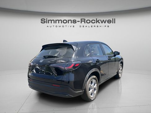 Used 2023 Honda HR-V LX image 5