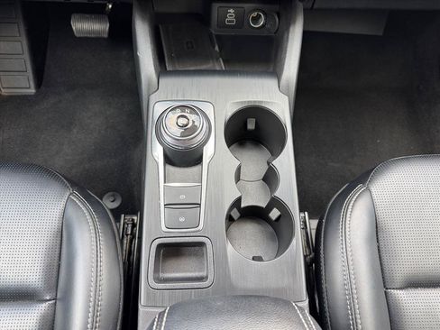 Used 2025 Ford Escape Platinum AWD/4WD image 17