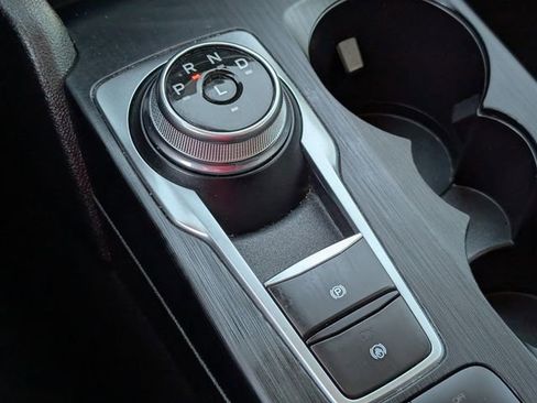 Used 2022 Ford Escape SE w/ SE Sport Appearance Package image 18