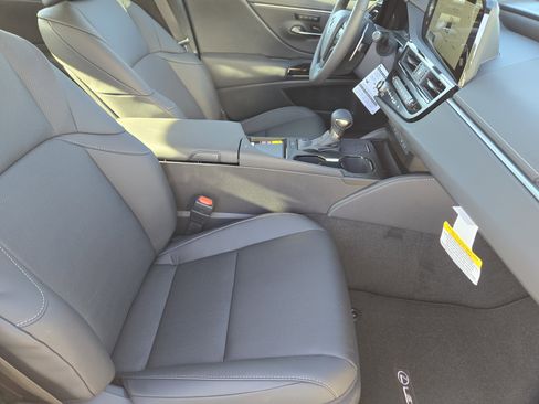 New 2025 Lexus ES 350 w/ Premium Package image 10