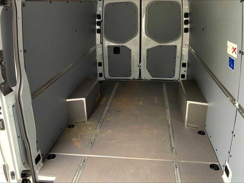 Used 2025 Mercedes-Benz Sprinter 2500 image 13